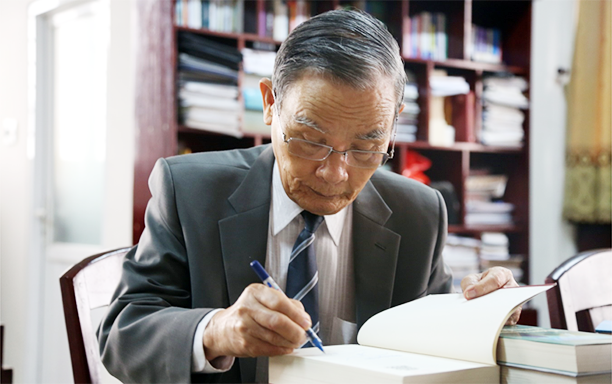 Trồng cây đời, Gieo tri thức