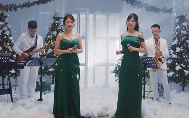 Ra mắt MV “Green Christmas in White”