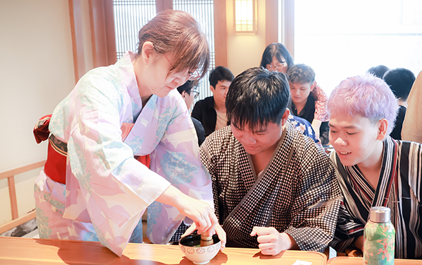 Chương trình Giao lưu Văn hóa Nhật Bản với Chủ đề “Trải nghiệm Trà đạo và Mặc Yukata”