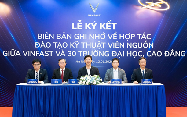 VinFast đồng hành cùng Đại học Duy Tân đào tạo kỹ sư Ô tô điện