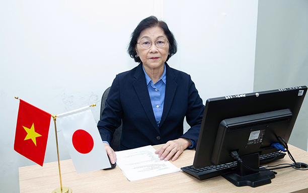 Trưởng Khoa Tiếng Nhật - Đại học Duy Tân nhận Huân chương Mặt trời mọc