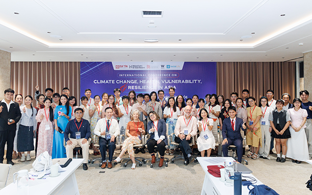 Hội thảo Khoa học Quốc tế với chủ đề “Biến đổi khí hậu, Sức khỏe, Tính dễ tổn thương và Khả năng phục hồi tại Châu Á”