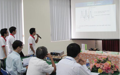 Sinh viên thi tài thiết kế bộ vi điều khiển