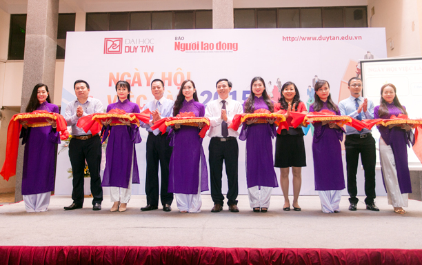 Ngày hội việc làm cho sinh viên Đại học Duy Tân