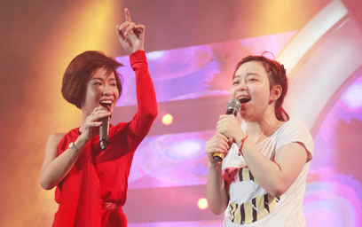 Bộ tứ Idol thiêu đốt Đại học Duy Tân Đà Nẵng