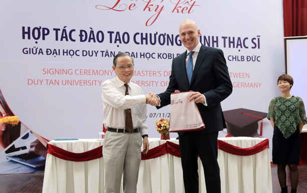 Lễ ký kết hợp tác Đào tạo Thạc sĩ giữa DTU & ĐH Koblenz-Landau