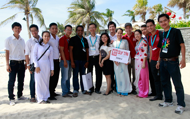 Đà Nẵng lập kỷ lục làm chiếc gỏi cuốn dài nhất thế giới