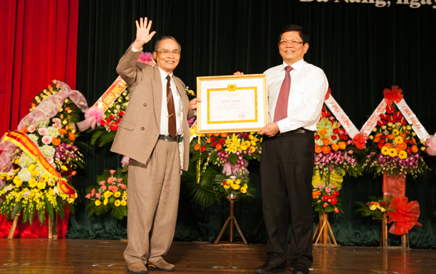 Đại học Tư thục Đầu tiên và Lớn nhất miền Trung Kỷ niệm 20 năm thành lập